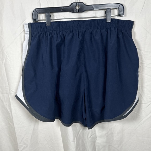 Dallas Cowboys NFL Woman's  Nike dry fit athletic Dri Fit  shorts size 1X - Picture 6 of 9